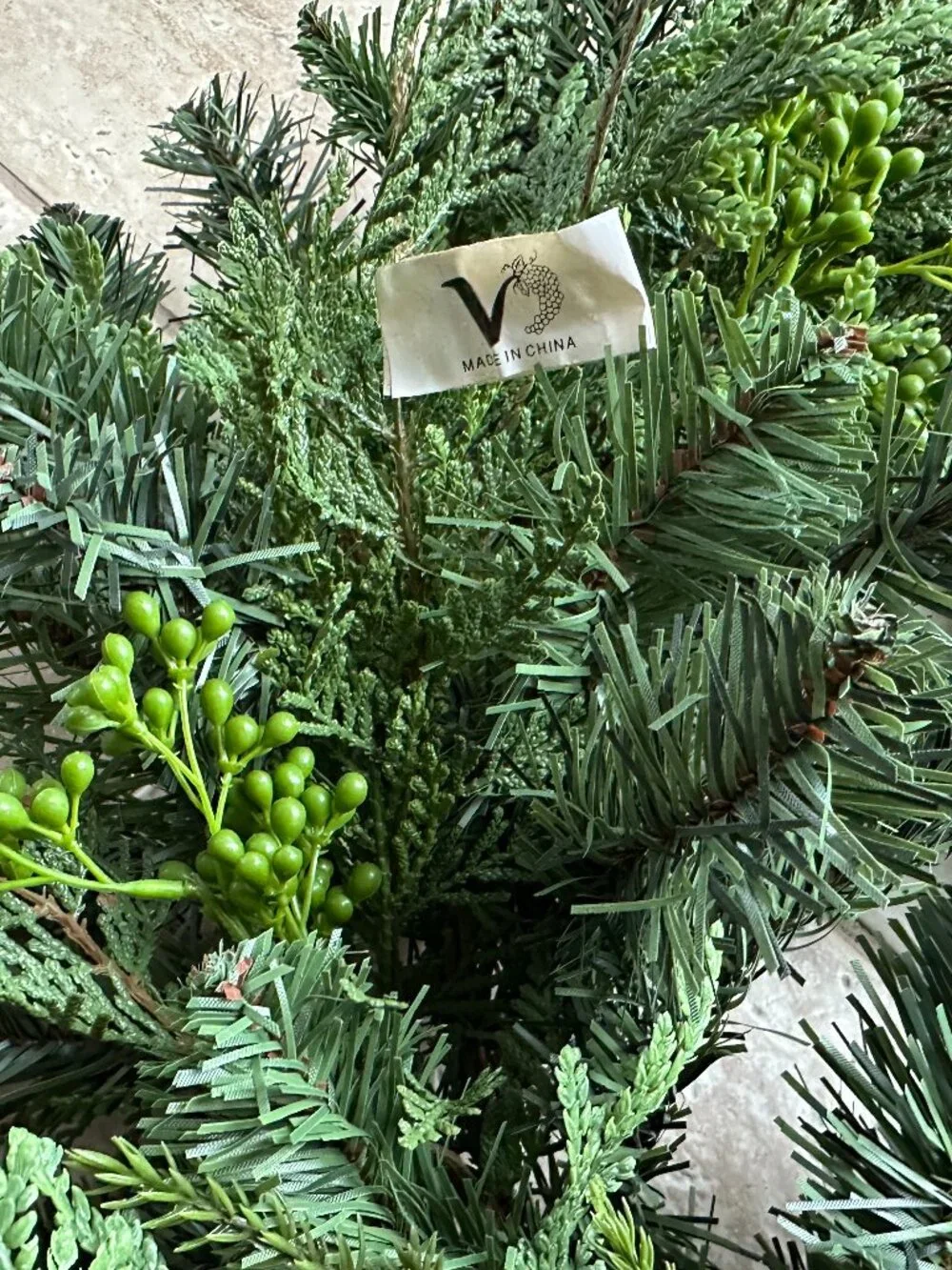 VINTAGE BRAND PINE WREATH WITH GREEN BERRIES AND FAUX BRANCHES:NWT